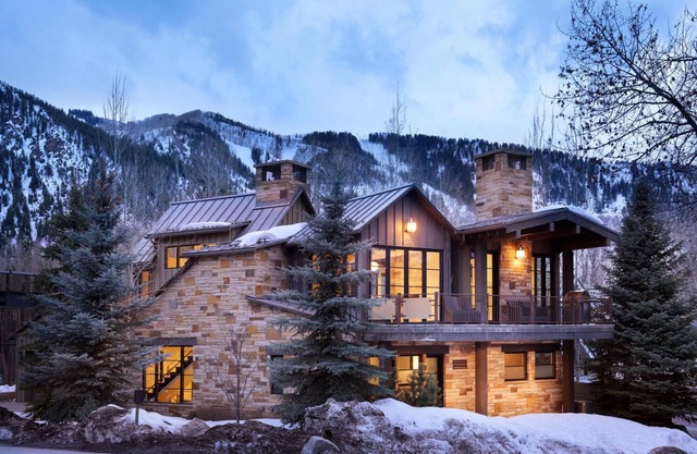Large Aspen home next to the Hopkins Foot Bridge! Sleeps 12