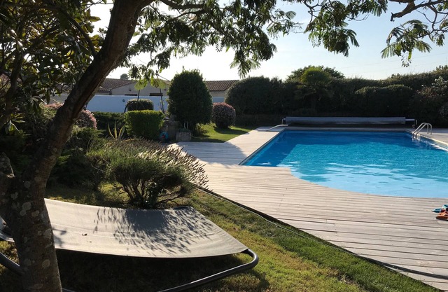 Large atypical house in the town center near the market, 5 minutes of beach