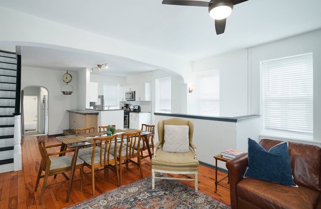 Large Bi-Level in Manayunk – Prime Location!