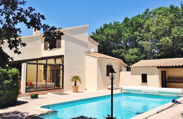Large charming Provencal villa with swimming pool, 6 bedrooms, classified 4 stars