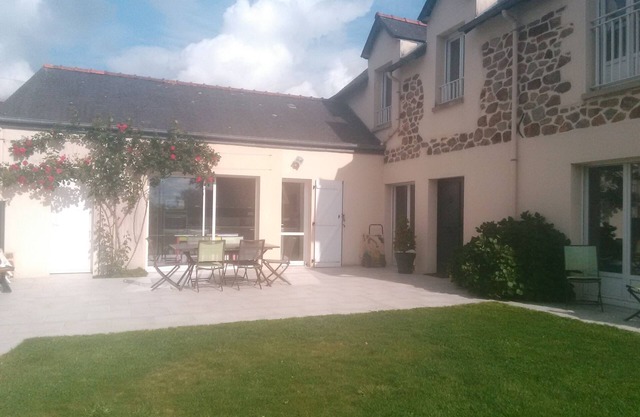 Large house with garden in the heart of the Rennes, Dinan, Saint Malo triangle