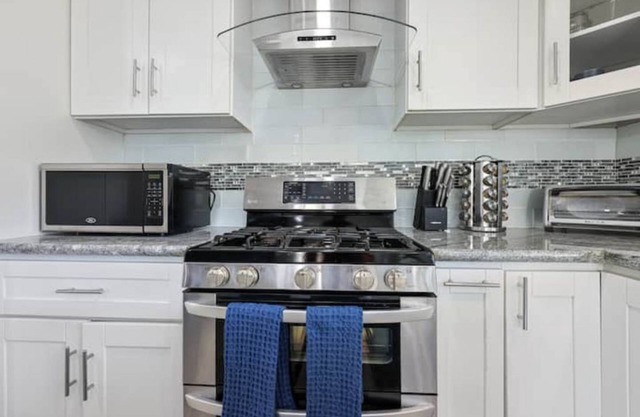 Large Inviting Home Near La Jolla and Del Mar