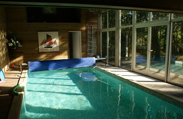 Large villa with indoor pool 10 mn from the beaches of South Brittany