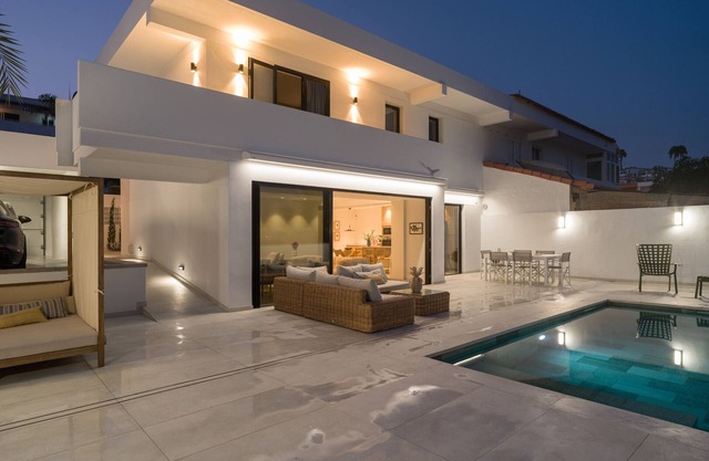 LAS BURRAS OCEAN FRONT VIEWS