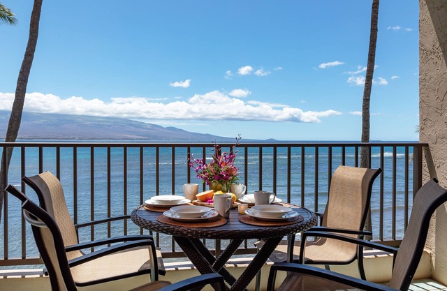 *Lauloa 306* Maui Prime Oceanfront Condo, A/C!