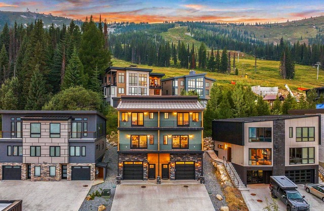Launch Year-round Adventures from Selkirk Chalet