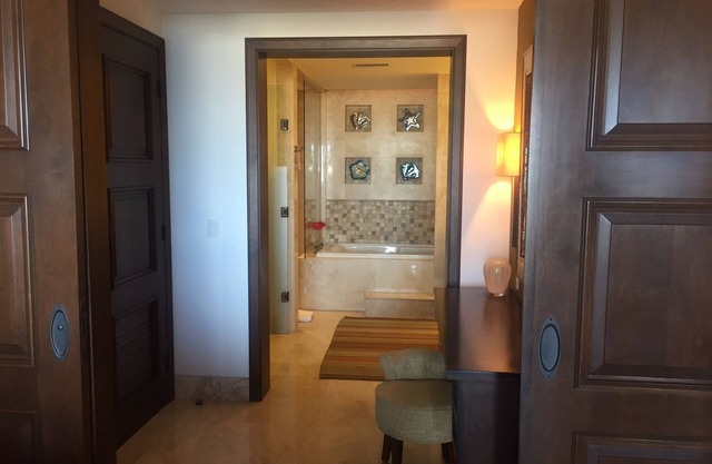 Lavish 2 BdRm Presidential Suite at Luxury Resort (1-2 wks Sat-Sat or Sun-Sun)
