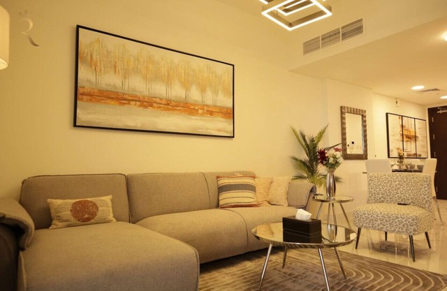 Lavish 2BR Getaway w/Pool, Gym & WiFi - Al Raha