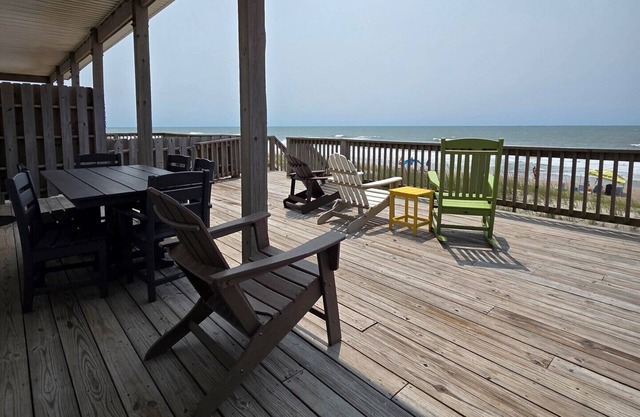 Lazy Haven West-1/2 Oceanfront Duplex and PET FRIENDLY