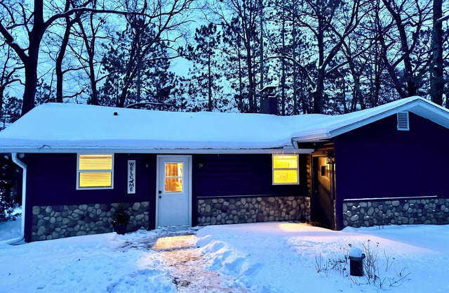 LCO Lakefront Cabin, October available-Discounted for the Fall, Winter, & Spring