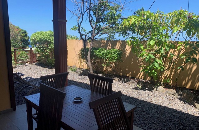 Le Maloya, T2 de 50m² adapté PMR avec terrasse et jardinet privé