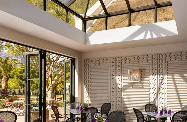 Leeu House