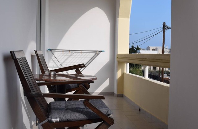 Lefteris Spacious APT Near Ialysos Beach