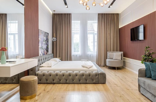 LEOGRAND apartment on Leontovicha 17