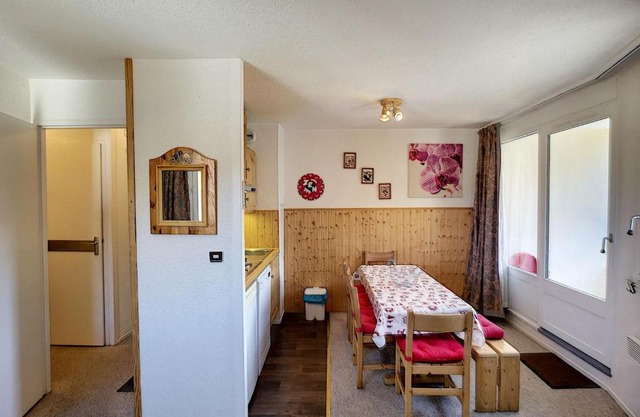 Les Menuires : 2 pièces, 6 pers, balcon sud, wifi, animaux, parking - FR-1-178-75