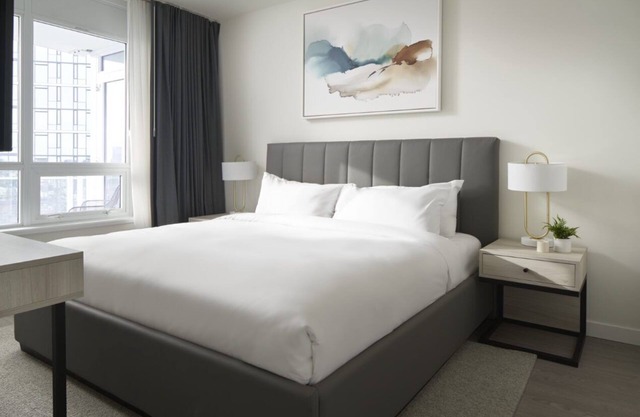 Level Seattle- Two Bedroom Sky Suite