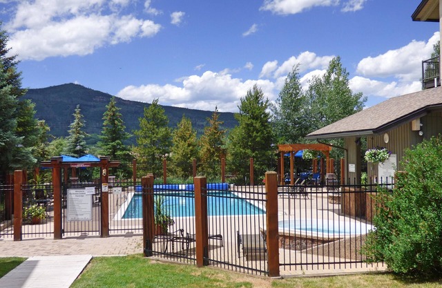 Lift Tickets Ground Floor Pool, Hot Tubs, Near Mtn, Fireplace Shuttle