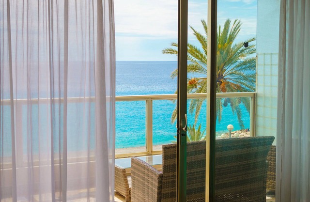 Like in a boat - 2 BR with big balcony in front of the sea
