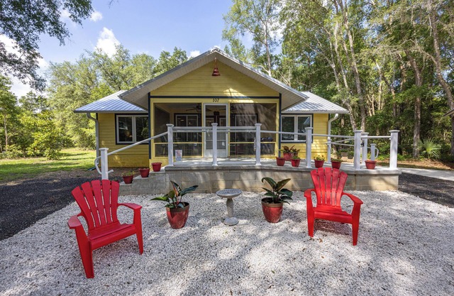 Lily Pad 2/2 Cottage-Snowbird Lake Escape, WIFI, Hot tub, Firepit, Boats, Fish