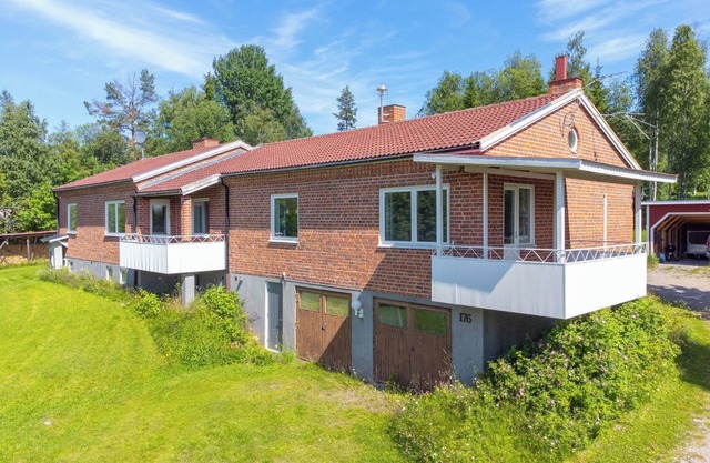 Linsell Villan by Interhome