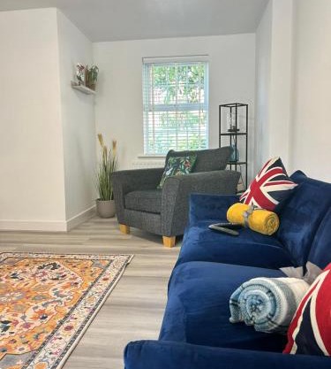 Littleton Manor Apartment near Southport with free parking and Netflix