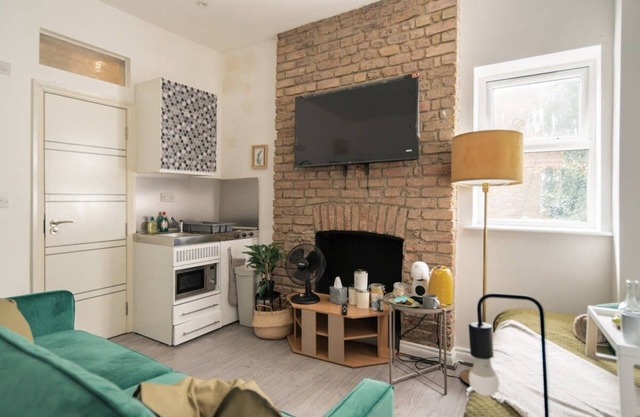 Livestay Studio Apartment in London Green Lanes*5