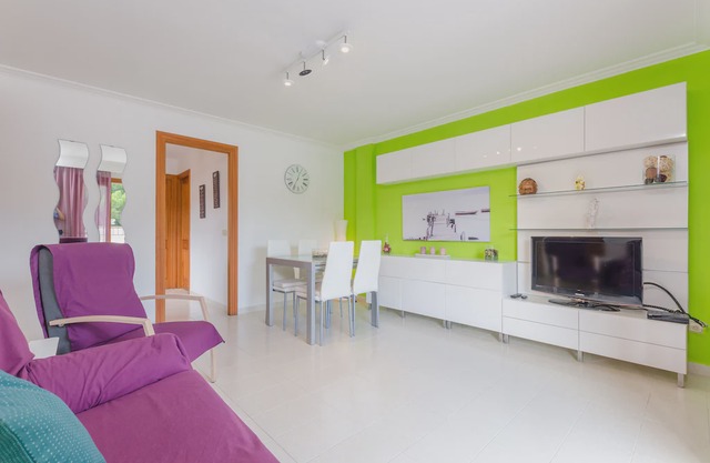 Llepol - One Bedroom Apartment, Sleeps 2