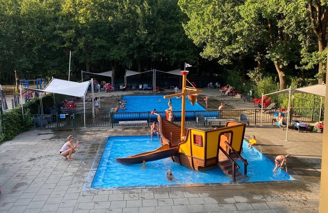 Lodge in Duinhoeve Near Dunes & Playground