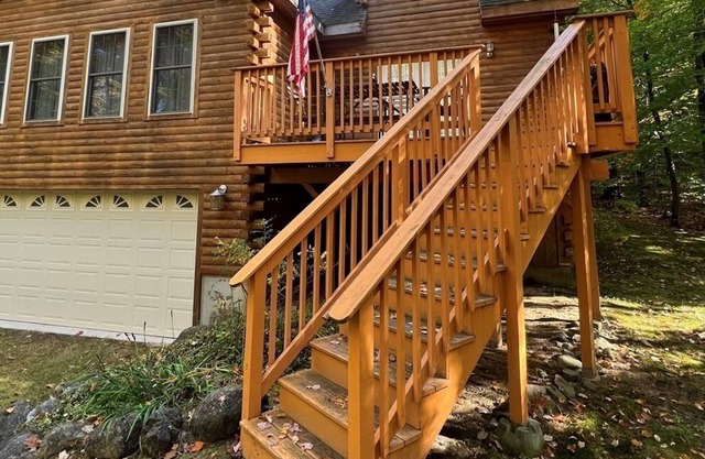 LOG CABIN WITH ACCESS TO SEBAGO COVE. SLEEPS 10