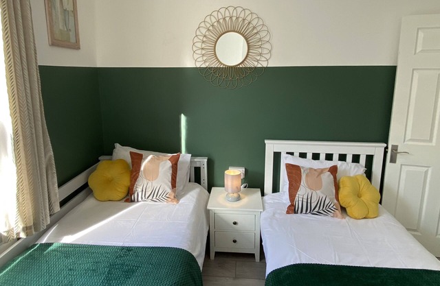 London Road 1 bedroom flat, free Wi-Fi, washing machine, parking