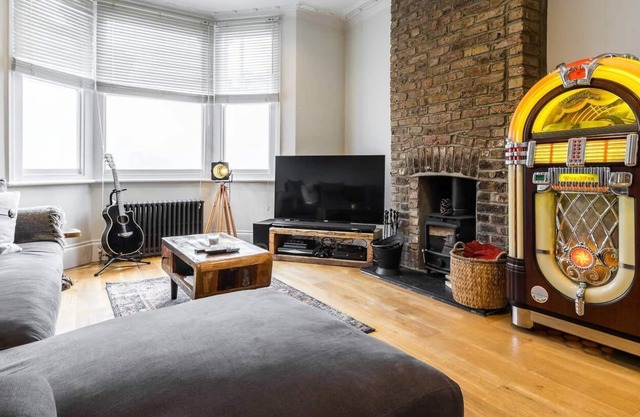 Long Stay Discounts - Fun 2Bed Home Shepherds Bush