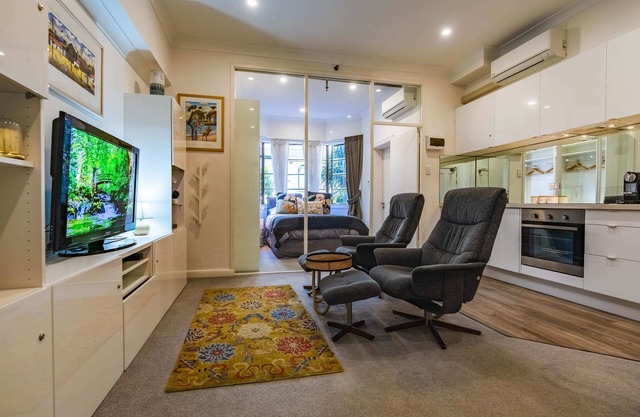 Long-Term Listing - Oversized Potts Point Studio