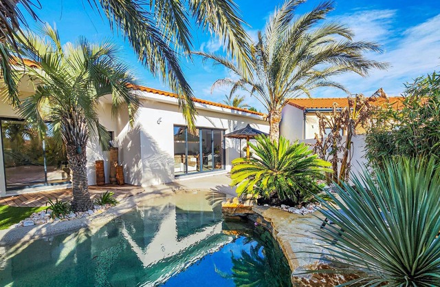 Look forward to an unforgettable vacation in this modern vacation home with pool.
