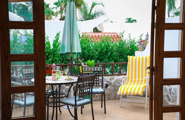 Los Geranios, Close to BEACH, Puerto Colon, YellowCat 2