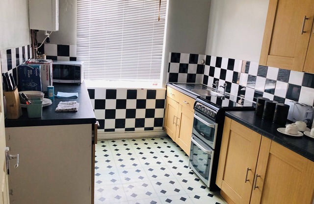 Lovely 3-bed Charming Apartment in Portsmouth