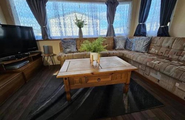 Lovely 3 bed With Balcony and Ramp