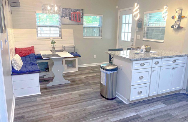 Lovely 3BR 3BA Home minutes from Airport/Downtown Atlanta