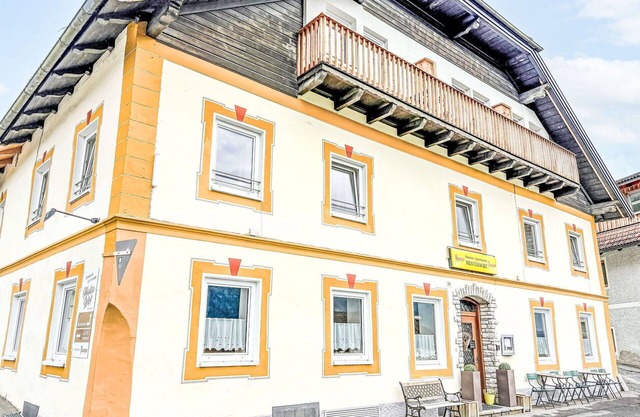 Lovely apartment for 6 people with WIFI, TV, pets allowed and parking