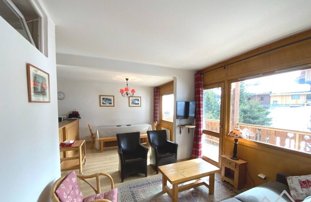 LOVELY APARTMENT JUST A STONE'S THROW FROM THE SLOPES