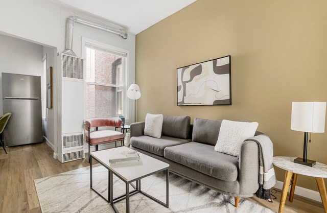 Lovely North End 3BR w/W/D, nr Restaurants, by Blueground