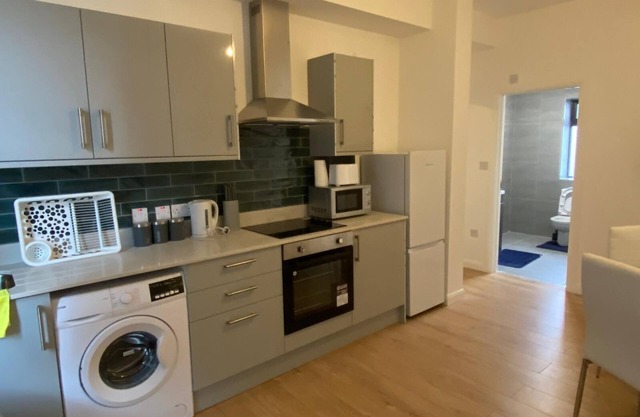 Lovely one bedroom in Ealing F6