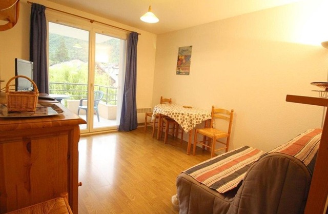 Luchon: Appart 2 pièces cabine - Balcon, Parking - FR-1-313-166