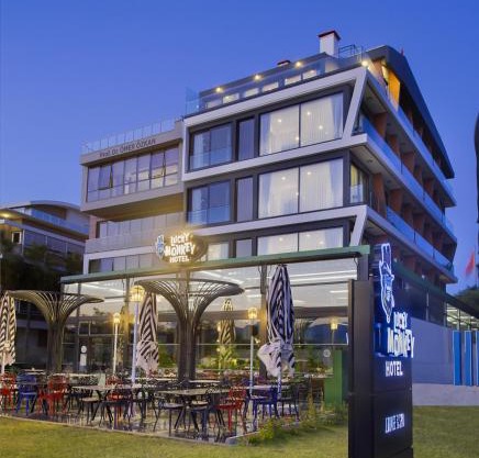 Lucky Monkey Hotel