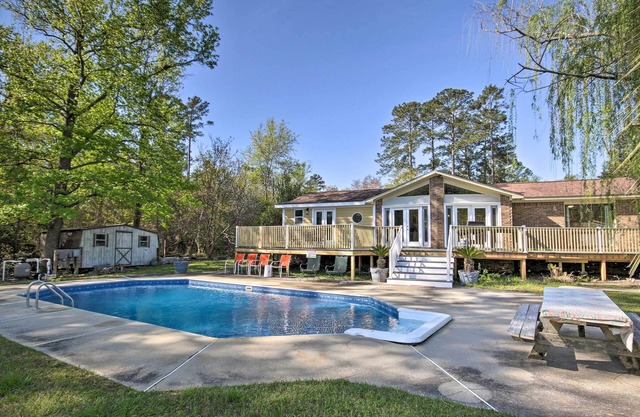 Lush Gilbert House w/Outdoor Oasis on Lake Murray