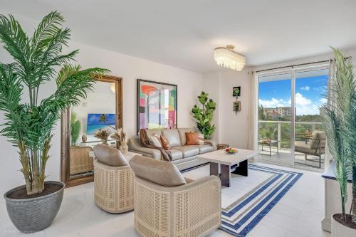 Lux 3BR City-View Retreat in Hollywood, 5th Floor