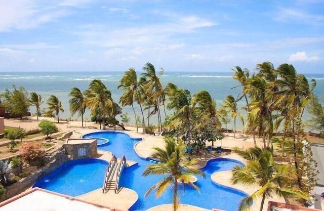 Lux Suites Lamera Beachfront Villas