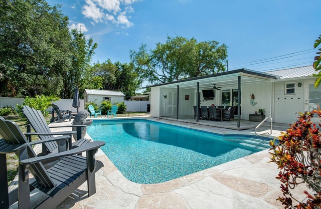 Luxurious 4-Bedroom Retreat with Pool