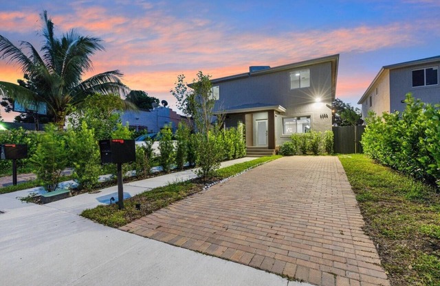 Luxurious 4BR Miami Home With Large Patio & Outdoor Space!