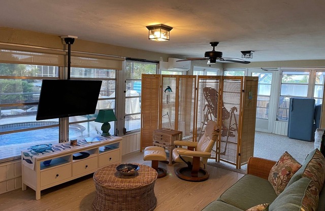 Luxurious and Comfortable Waterfront Home with Gulf Access.