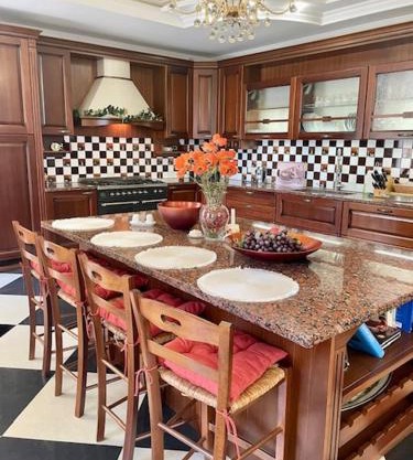 Luxurious Oasis: Exquisite Apartment with Garden, Terrace, and Stylish Amenities